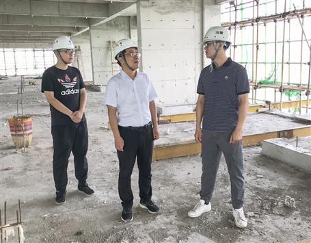 廖立波到冶建金港分公司項目指導創(chuàng)優(yōu)工作